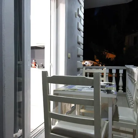 Amaro Guest house *