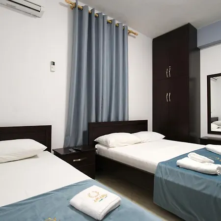 Amaro Guest house *